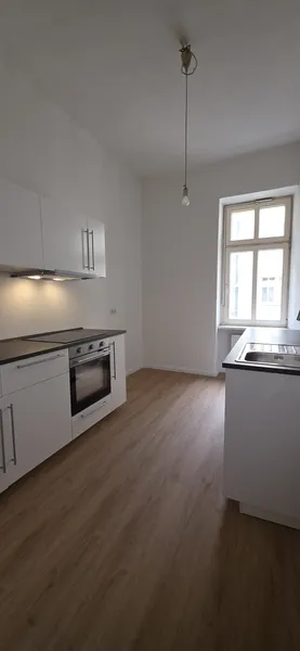 1-Zimmer-Wohnung, neu saniert  in der Greifswalder Str. (Seitenflügel) — photo 1